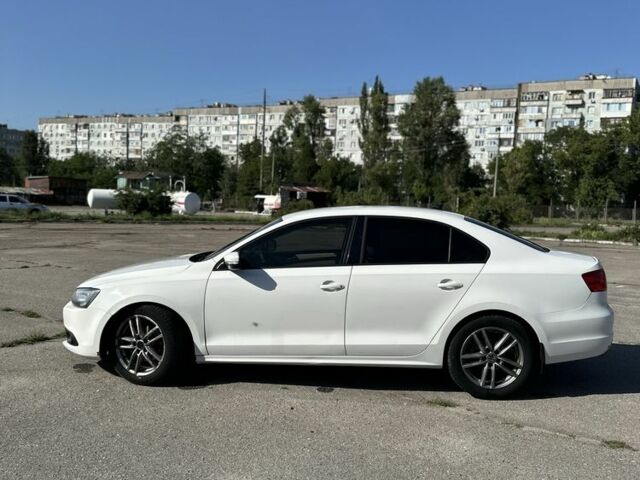 Білий Фольксваген Джетта, об'ємом двигуна 2.5 л та пробігом 270 тис. км за 7000 $, фото 2 на Automoto.ua