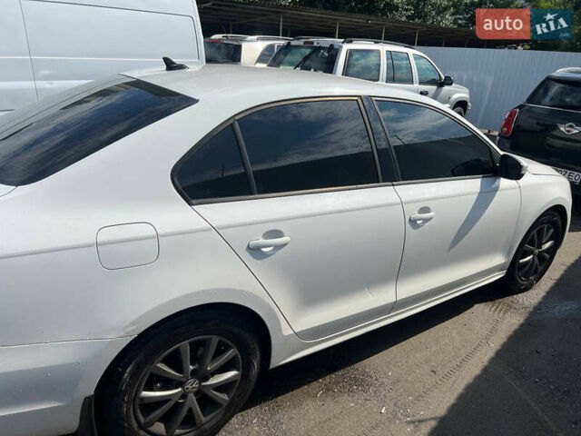 Белый Фольксваген Джетта, объемом двигателя 2.47 л и пробегом 254 тыс. км за 8400 $, фото 2 на Automoto.ua