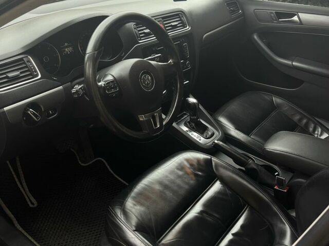 Белый Фольксваген Джетта, объемом двигателя 2 л и пробегом 280 тыс. км за 7900 $, фото 6 на Automoto.ua