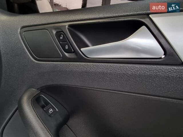 Білий Фольксваген Джетта, об'ємом двигуна 1.97 л та пробігом 180 тис. км за 9899 $, фото 49 на Automoto.ua