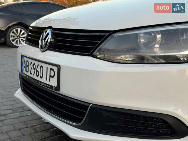 Фольксваген Джетта 2012 в Виннице на Automoto.ua Белый Фольксваген Джетта, объемом двигателя 2.48 л и пробегом 199 тыс. км за 8500 $, фото 21 на Automoto.ua