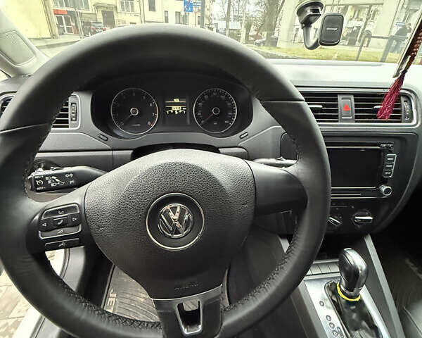 Белый Фольксваген Джетта, объемом двигателя 2.48 л и пробегом 209 тыс. км за 8300 $, фото 28 на Automoto.ua