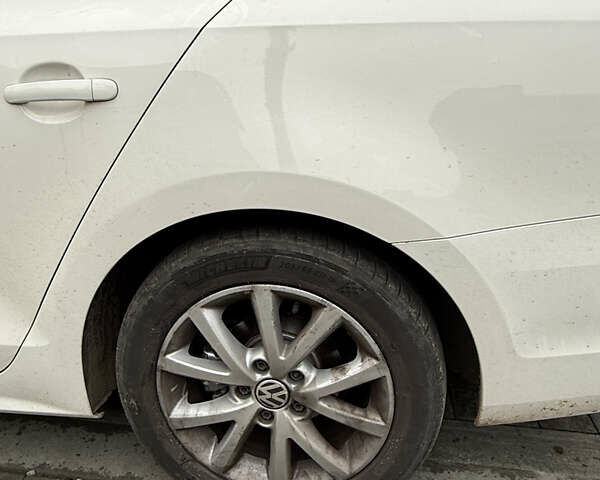 Белый Фольксваген Джетта, объемом двигателя 2.48 л и пробегом 209 тыс. км за 8300 $, фото 9 на Automoto.ua