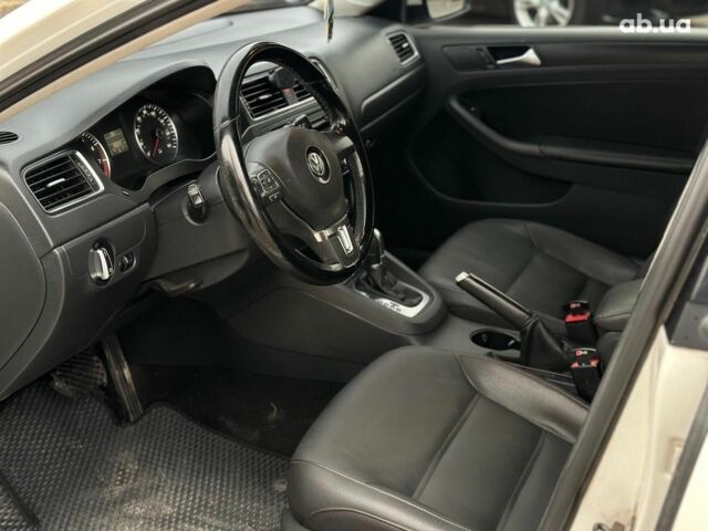 Белый Фольксваген Джетта, объемом двигателя 2.5 л и пробегом 265 тыс. км за 8590 $, фото 23 на Automoto.ua