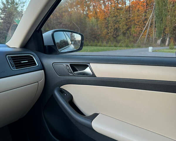 Фольксваген Джетта 2012 в Виннице на Automoto.ua Белый Фольксваген Джетта, объемом двигателя 2.48 л и пробегом 199 тыс. км за 8500 $, фото 39 на Automoto.ua