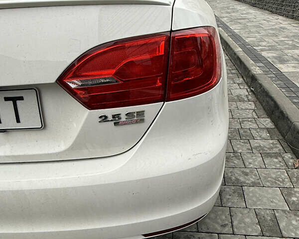 Белый Фольксваген Джетта, объемом двигателя 2.48 л и пробегом 209 тыс. км за 8300 $, фото 17 на Automoto.ua