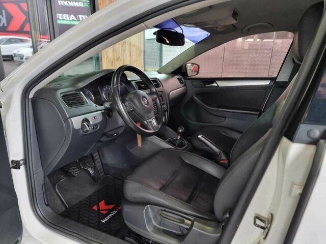 Білий Фольксваген Джетта, об'ємом двигуна 1.97 л та пробігом 180 тис. км за 10399 $, фото 8 на Automoto.ua