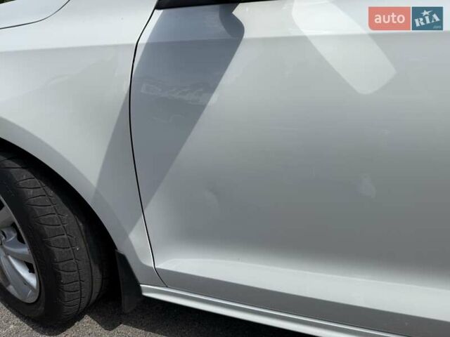 Белый Фольксваген Джетта, объемом двигателя 2.5 л и пробегом 200 тыс. км за 9400 $, фото 5 на Automoto.ua