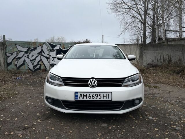 Белый Фольксваген Джетта, объемом двигателя 2.5 л и пробегом 284 тыс. км за 8000 $, фото 1 на Automoto.ua