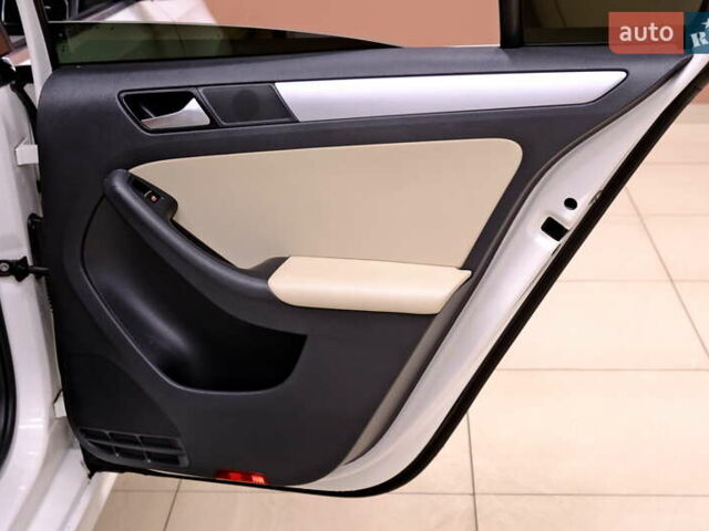 Білий Фольксваген Джетта, об'ємом двигуна 2.5 л та пробігом 168 тис. км за 8900 $, фото 32 на Automoto.ua