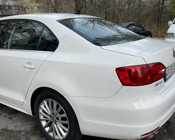 Білий Фольксваген Джетта, об'ємом двигуна 2.47 л та пробігом 234 тис. км за 9400 $, фото 5 на Automoto.ua