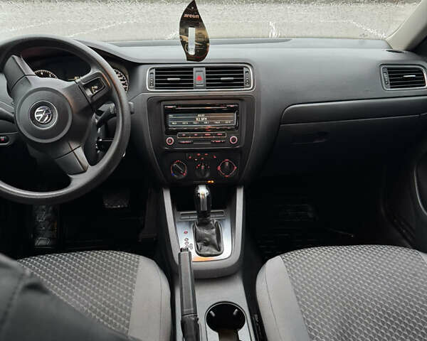 Білий Фольксваген Джетта, об'ємом двигуна 1.98 л та пробігом 207 тис. км за 7500 $, фото 5 на Automoto.ua