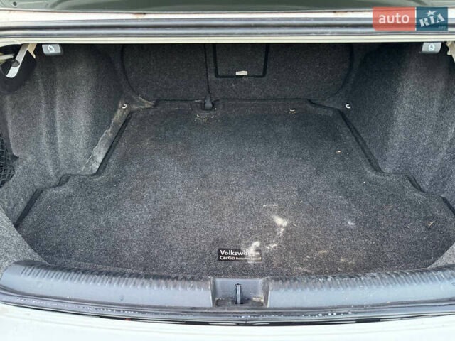 Фольксваген Джетта 2012 в Виннице на Automoto.ua Белый Фольксваген Джетта, объемом двигателя 2.48 л и пробегом 199 тыс. км за 8500 $, фото 45 на Automoto.ua