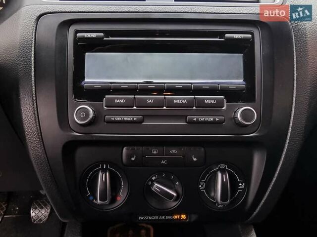 Білий Фольксваген Джетта, об'ємом двигуна 1.97 л та пробігом 180 тис. км за 9899 $, фото 46 на Automoto.ua