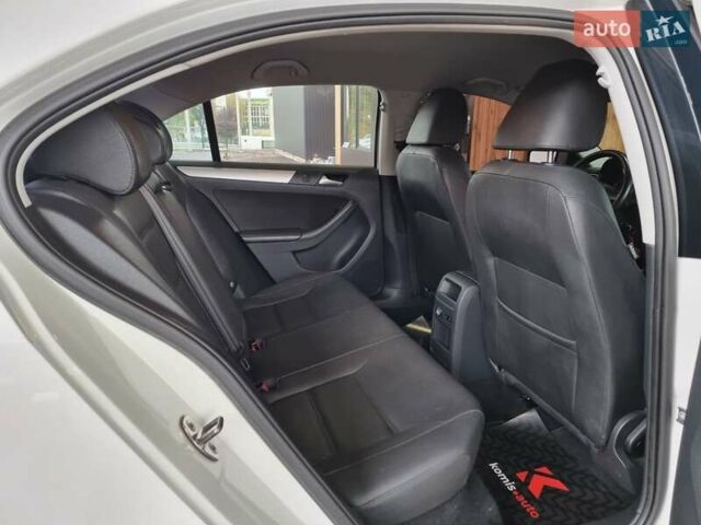 Білий Фольксваген Джетта, об'ємом двигуна 1.97 л та пробігом 180 тис. км за 9899 $, фото 59 на Automoto.ua