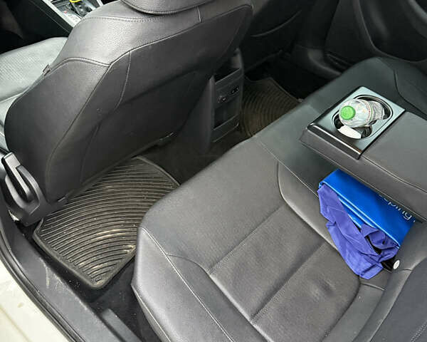 Белый Фольксваген Джетта, объемом двигателя 2.48 л и пробегом 209 тыс. км за 8300 $, фото 34 на Automoto.ua