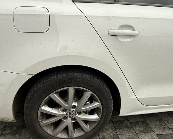 Белый Фольксваген Джетта, объемом двигателя 2.48 л и пробегом 209 тыс. км за 8300 $, фото 18 на Automoto.ua