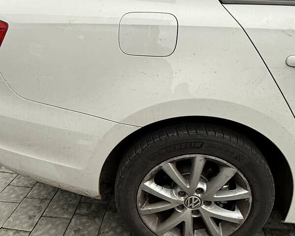 Белый Фольксваген Джетта, объемом двигателя 2.48 л и пробегом 209 тыс. км за 8300 $, фото 19 на Automoto.ua