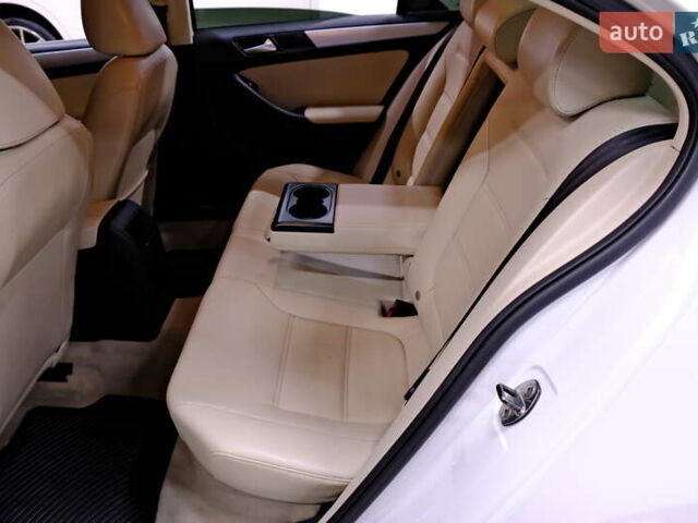 Білий Фольксваген Джетта, об'ємом двигуна 2.5 л та пробігом 168 тис. км за 8900 $, фото 29 на Automoto.ua