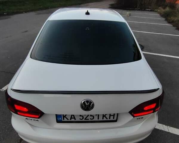 Білий Фольксваген Джетта, об'ємом двигуна 2 л та пробігом 280 тис. км за 8999 $, фото 5 на Automoto.ua