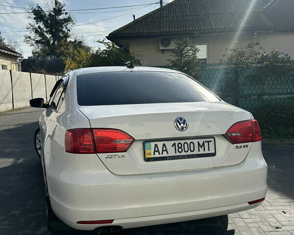 Белый Фольксваген Джетта, объемом двигателя 2.5 л и пробегом 252 тыс. км за 7700 $, фото 2 на Automoto.ua