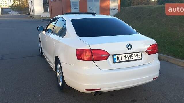 Белый Фольксваген Джетта, объемом двигателя 2.48 л и пробегом 241 тыс. км за 8900 $, фото 5 на Automoto.ua