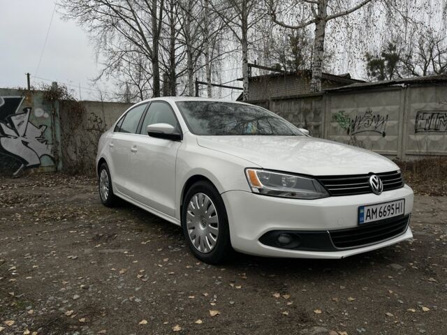 Белый Фольксваген Джетта, объемом двигателя 2.5 л и пробегом 284 тыс. км за 8000 $, фото 2 на Automoto.ua