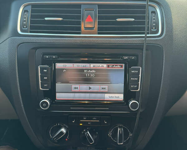 Білий Фольксваген Джетта, об'ємом двигуна 2.5 л та пробігом 278 тис. км за 9300 $, фото 12 на Automoto.ua