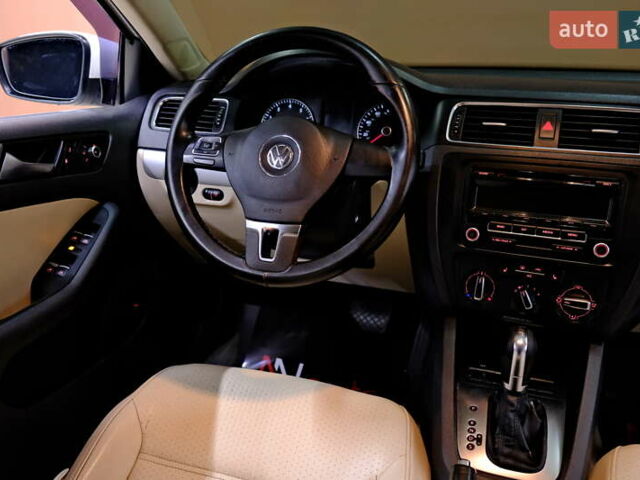 Білий Фольксваген Джетта, об'ємом двигуна 2.5 л та пробігом 168 тис. км за 8900 $, фото 41 на Automoto.ua