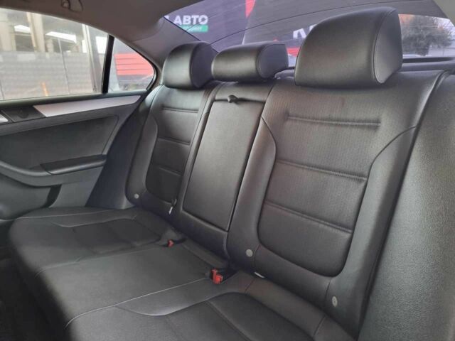 Білий Фольксваген Джетта, об'ємом двигуна 1.97 л та пробігом 180 тис. км за 10399 $, фото 12 на Automoto.ua