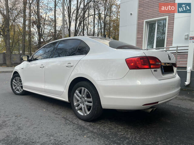 Білий Фольксваген Джетта, об'ємом двигуна 2.5 л та пробігом 257 тис. км за 8700 $, фото 6 на Automoto.ua