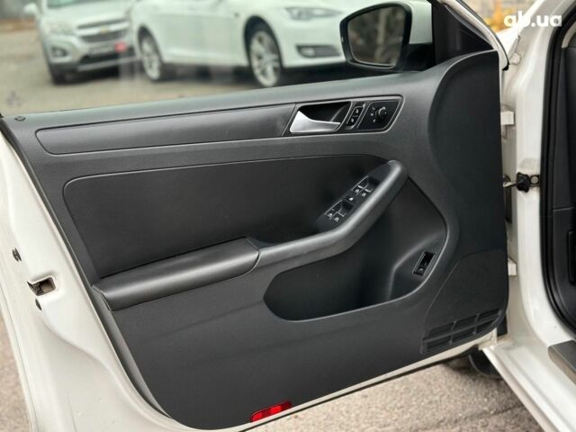 Белый Фольксваген Джетта, объемом двигателя 2.5 л и пробегом 265 тыс. км за 8590 $, фото 25 на Automoto.ua