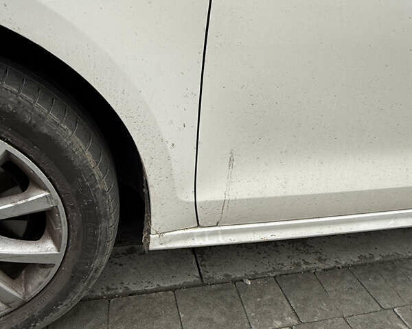 Белый Фольксваген Джетта, объемом двигателя 2.48 л и пробегом 209 тыс. км за 8300 $, фото 8 на Automoto.ua