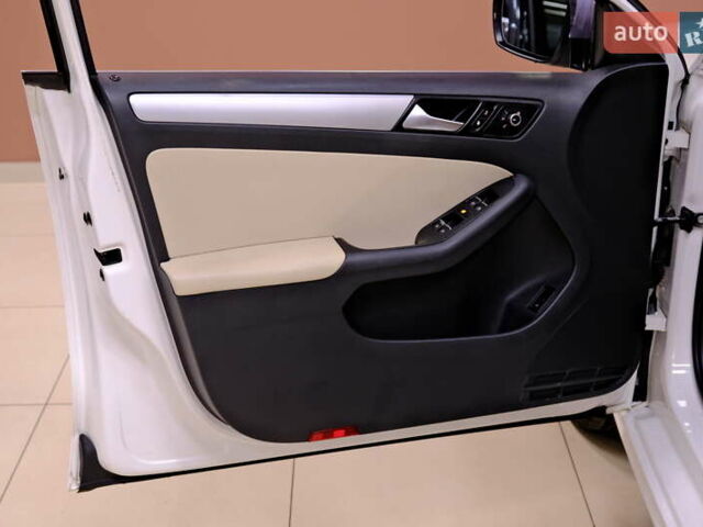 Білий Фольксваген Джетта, об'ємом двигуна 2.5 л та пробігом 168 тис. км за 8900 $, фото 24 на Automoto.ua