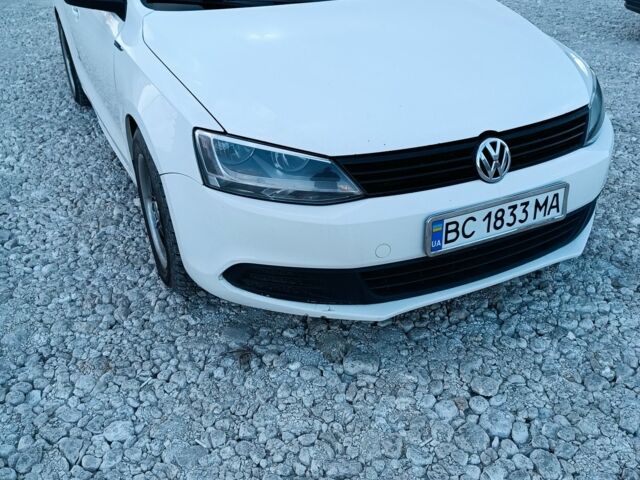 Белый Фольксваген Джетта, объемом двигателя 2.5 л и пробегом 350 тыс. км за 7800 $, фото 4 на Automoto.ua