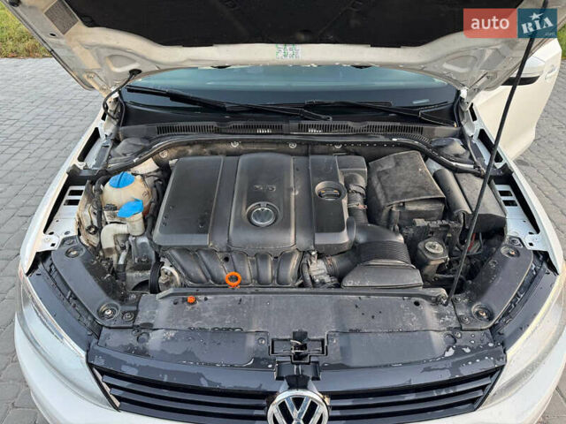 Фольксваген Джетта 2012 в Виннице на Automoto.ua Белый Фольксваген Джетта, объемом двигателя 2.48 л и пробегом 199 тыс. км за 8500 $, фото 44 на Automoto.ua