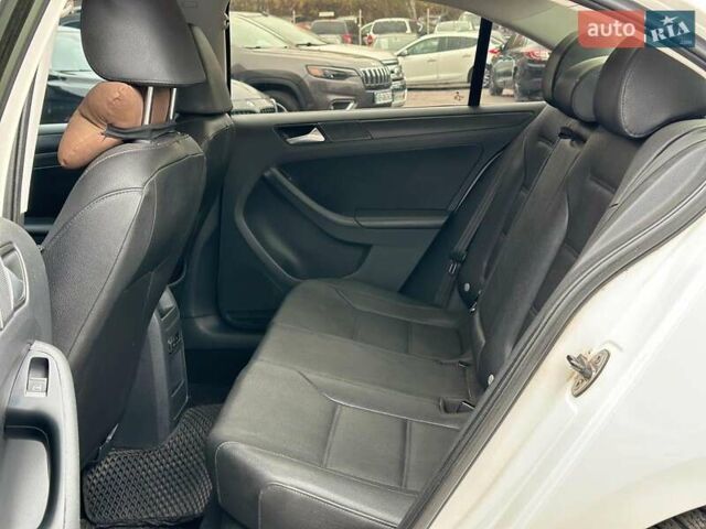 Белый Фольксваген Джетта, объемом двигателя 2.5 л и пробегом 265 тыс. км за 8590 $, фото 13 на Automoto.ua