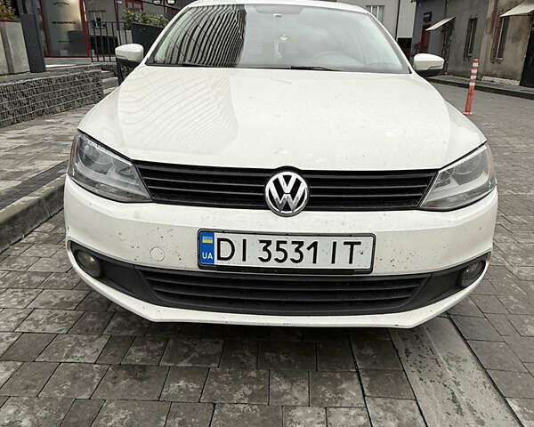 Белый Фольксваген Джетта, объемом двигателя 2.48 л и пробегом 209 тыс. км за 8300 $, фото 5 на Automoto.ua