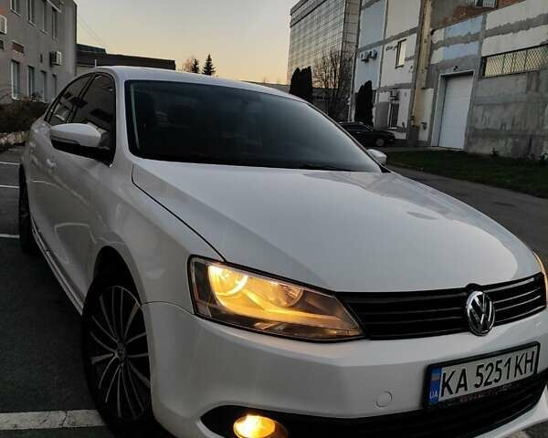 Білий Фольксваген Джетта, об'ємом двигуна 2 л та пробігом 280 тис. км за 8999 $, фото 2 на Automoto.ua