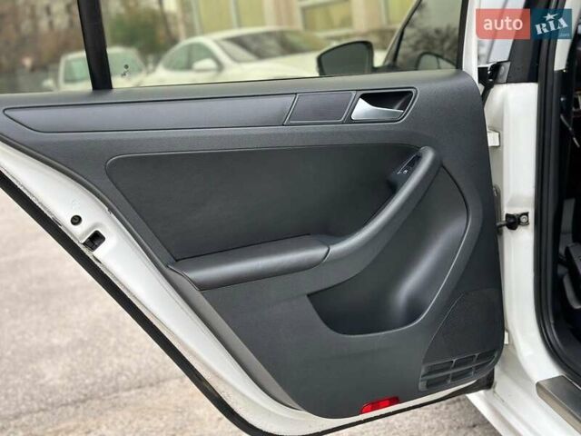 Белый Фольксваген Джетта, объемом двигателя 2.5 л и пробегом 265 тыс. км за 8590 $, фото 14 на Automoto.ua