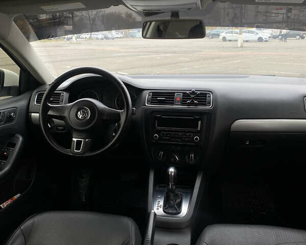 Белый Фольксваген Джетта, объемом двигателя 2.48 л и пробегом 220 тыс. км за 8650 $, фото 9 на Automoto.ua