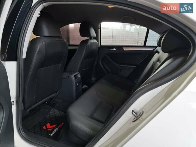 Білий Фольксваген Джетта, об'ємом двигуна 1.97 л та пробігом 180 тис. км за 9899 $, фото 55 на Automoto.ua