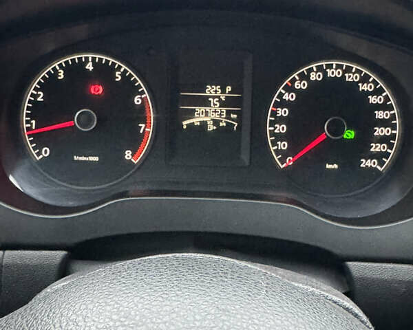 Білий Фольксваген Джетта, об'ємом двигуна 1.98 л та пробігом 207 тис. км за 7500 $, фото 6 на Automoto.ua