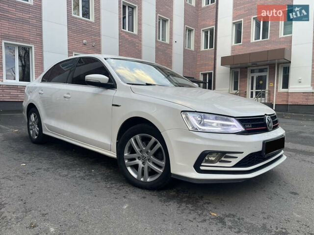 Білий Фольксваген Джетта, об'ємом двигуна 2.5 л та пробігом 257 тис. км за 8700 $, фото 4 на Automoto.ua