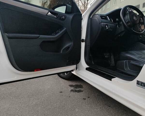 Білий Фольксваген Джетта, об'ємом двигуна 2 л та пробігом 280 тис. км за 8999 $, фото 11 на Automoto.ua