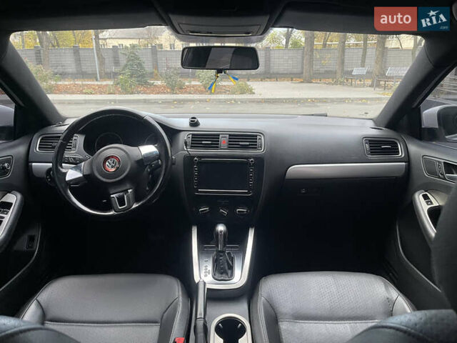 Білий Фольксваген Джетта, об'ємом двигуна 2.5 л та пробігом 257 тис. км за 8700 $, фото 9 на Automoto.ua