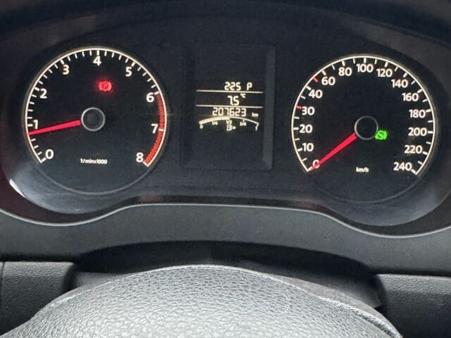 Білий Фольксваген Джетта, об'ємом двигуна 2 л та пробігом 207 тис. км за 7500 $, фото 6 на Automoto.ua