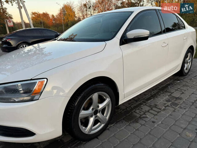 Фольксваген Джетта 2012 в Виннице на Automoto.ua Белый Фольксваген Джетта, объемом двигателя 2.48 л и пробегом 199 тыс. км за 8500 $, фото 16 на Automoto.ua