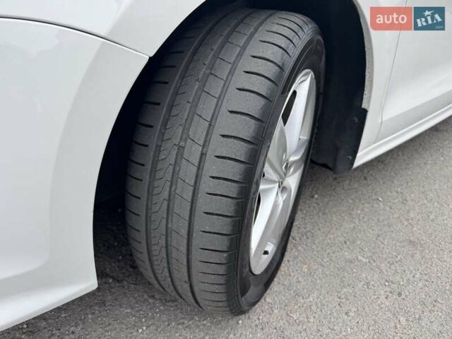 Білий Фольксваген Джетта, об'ємом двигуна 1.97 л та пробігом 216 тис. км за 10600 $, фото 15 на Automoto.ua