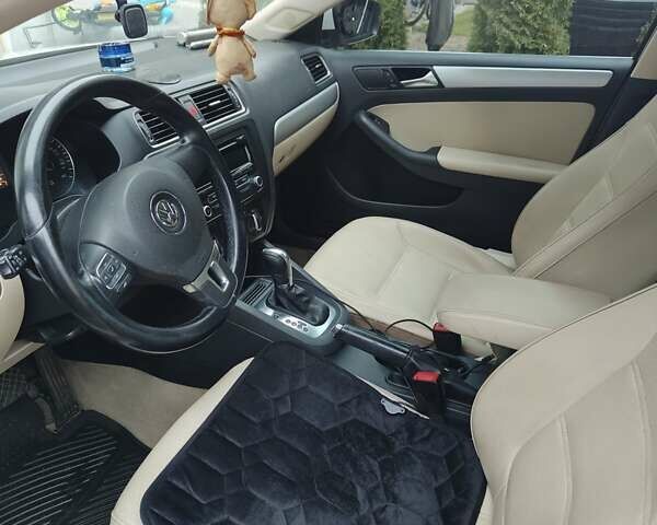 Білий Фольксваген Джетта, об'ємом двигуна 1.8 л та пробігом 268 тис. км за 8600 $, фото 2 на Automoto.ua